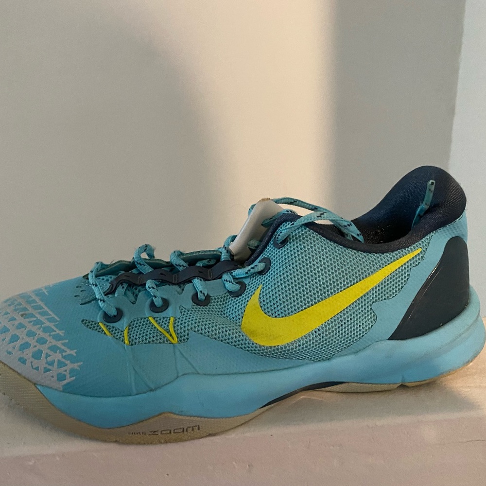 Kobe 8 - Picture 2 of 2